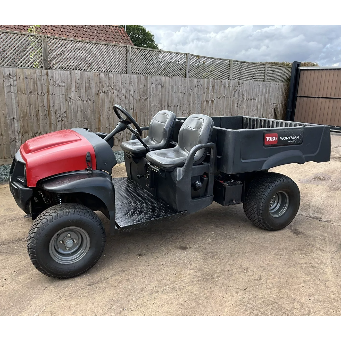 2017 TORO WORKMAN MDX-D DIESEL UTILITY VEHICLE.